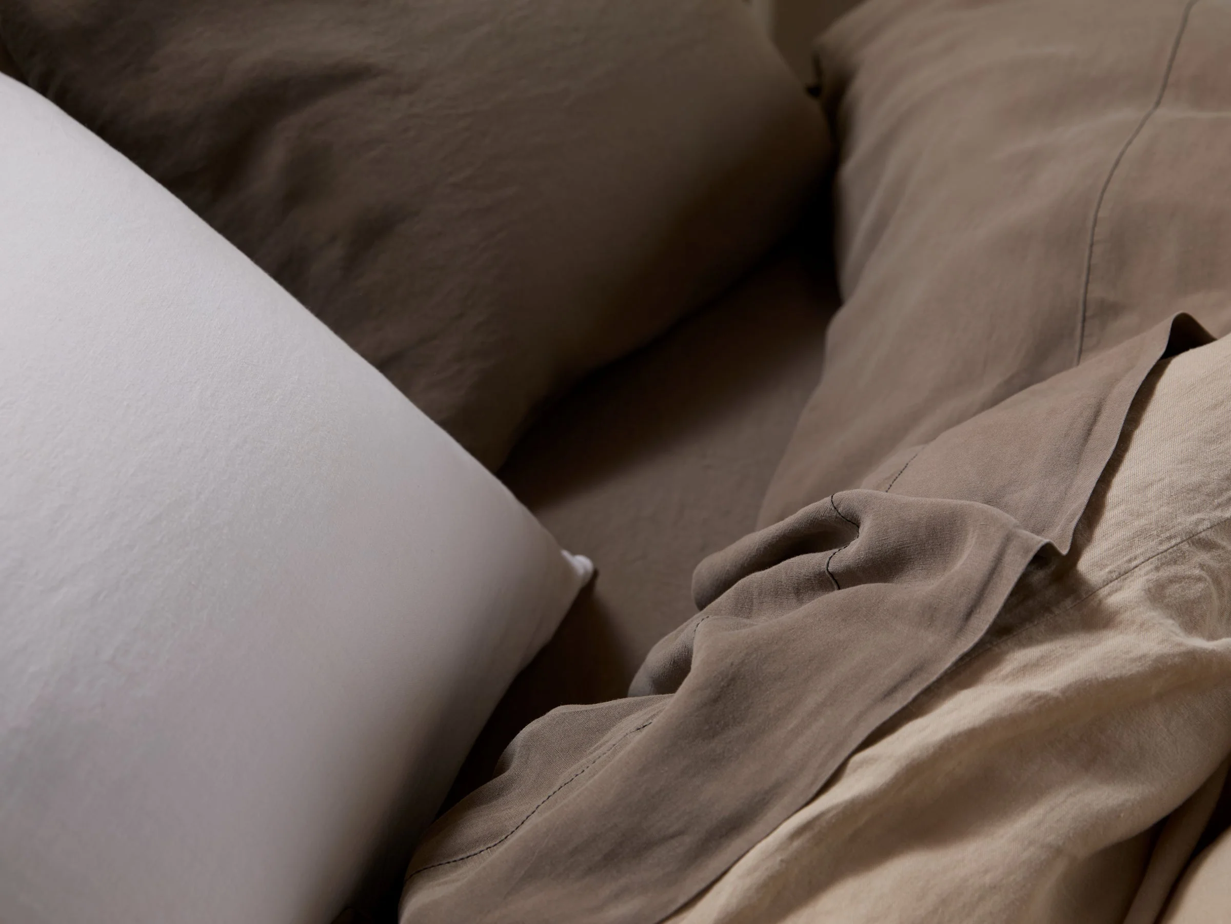 Linen Tencel Fitted Sheet (Warm Grey) - Image 4